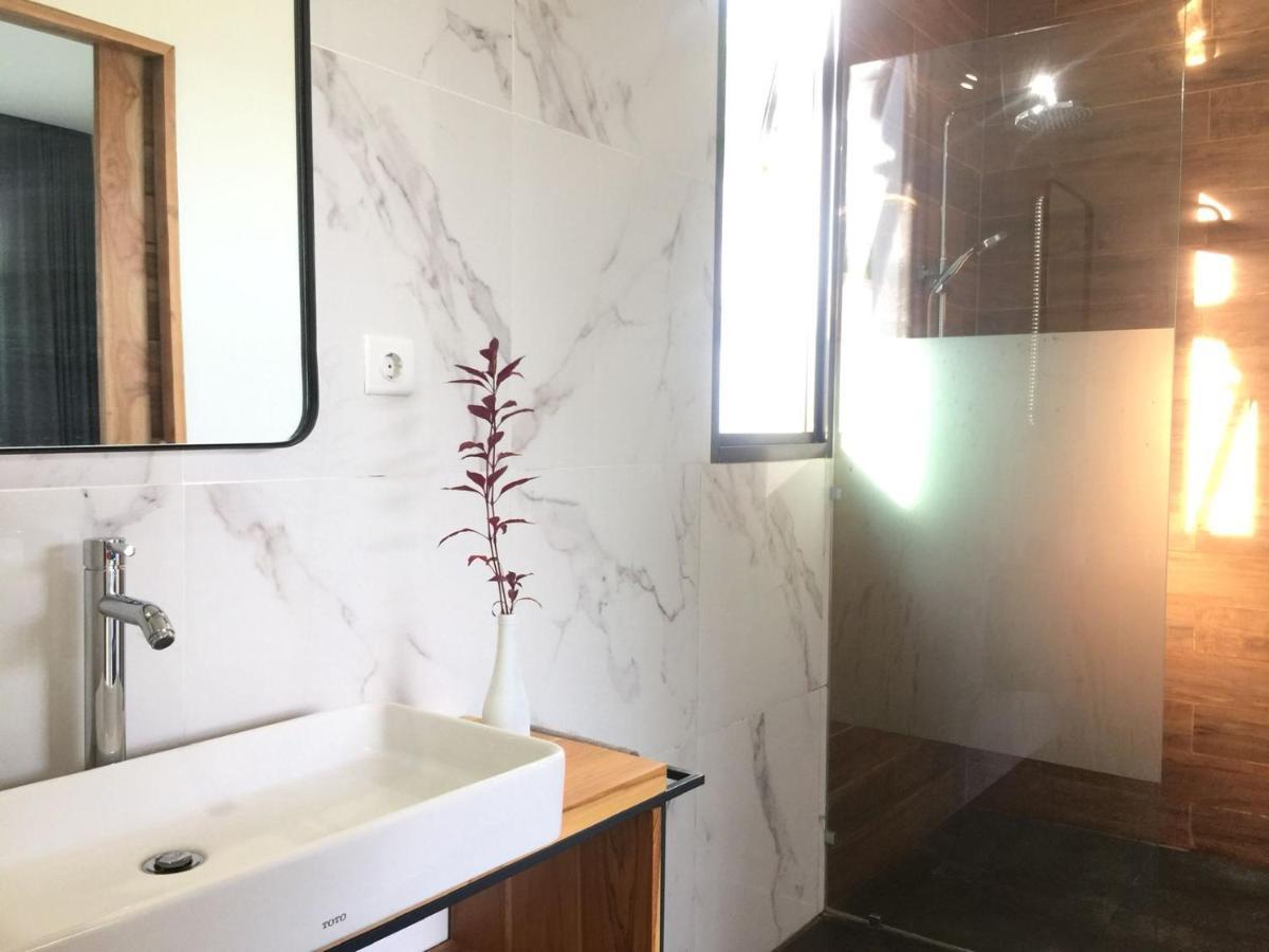 Le Chien Rouge Hotel Lovina Kültér fotó