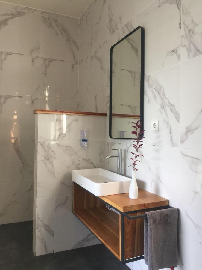 Le Chien Rouge Hotel Lovina Kültér fotó